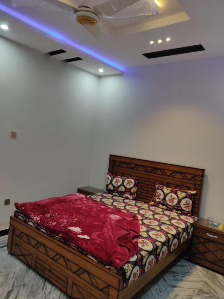 Lavish Residency Guest House Fasial Town Rawalpindi Ngoại thất bức ảnh